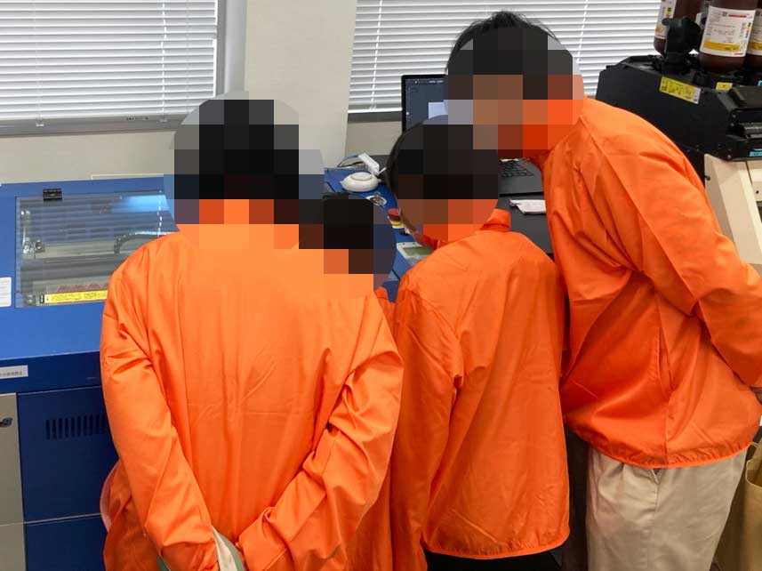 エントワ工場見学-アクリルグッズ製造見学