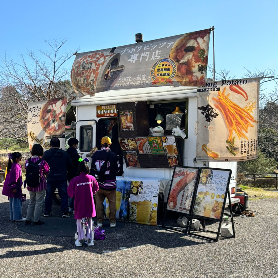 Pizzeria ManoManoキッチンカー