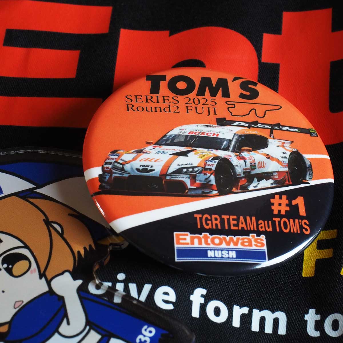 トムス1号車応援缶バッジ